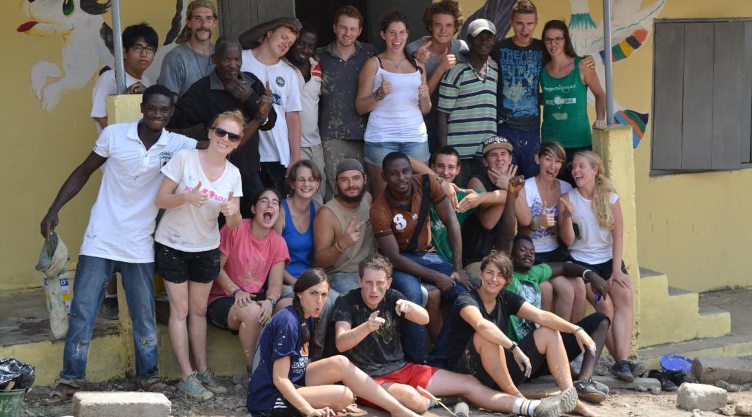On a Projects Abroad service learning trip to Ghana for middle school students, volunteers join the efforts of past volunteers. Part of the Experiential Learning model in Ghana for middle school students, is for volunteers to contribute to past volunteer work.
